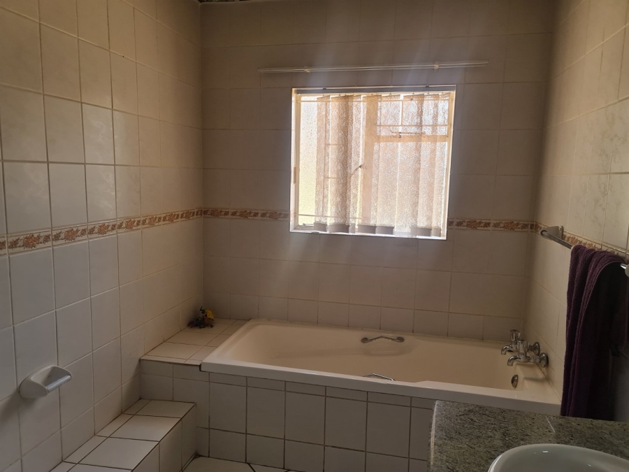 3 Bedroom Property for Sale in Protea Park North West